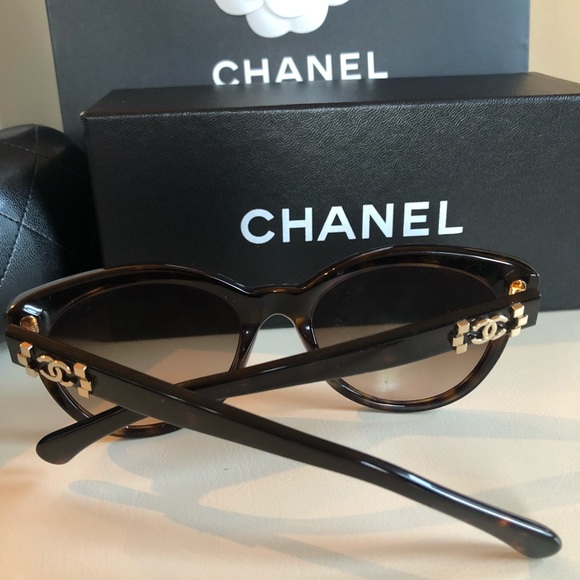 CHANEL Authentic Sunglasses - Picture 2 of 8
